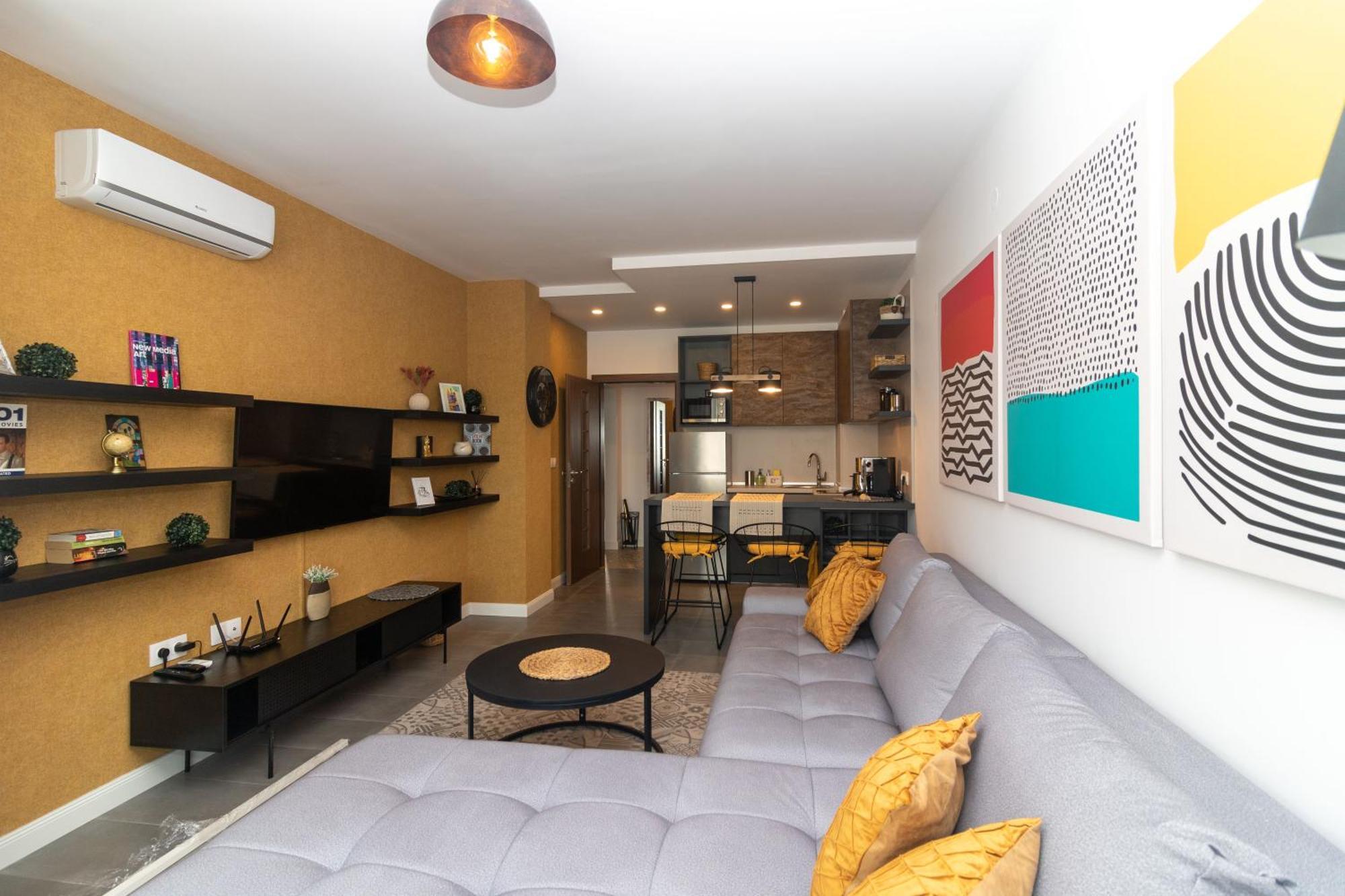 Contemporary Charm In Old Apartament *